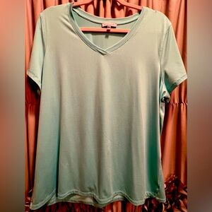 Ocean + Coast® Short Sleeve V-Neck Performance T-Shirt XL